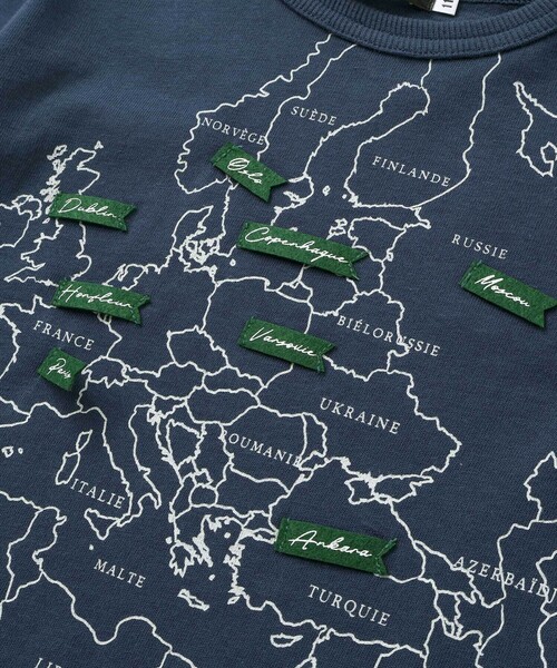 BeBe（ベベ）の「【抗菌・防臭】MAP＆FLAG袖リブ天竺長袖Tシャツ（Tシャツ/カットソー・キッズ・オフホワイト/ネイビー・150cm/130cm/140cm/120cm）」の8枚目の写真