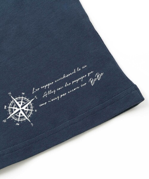 BeBe（ベベ）の「【抗菌・防臭】MAP＆FLAG袖リブ天竺長袖Tシャツ（Tシャツ/カットソー・キッズ・オフホワイト/ネイビー・150cm/130cm/140cm/120cm）」の5枚目の写真