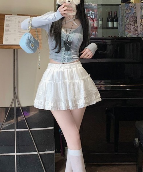 gossip！ロサンゼルス（ゴシップロサンゼルス）の「レースアクセント 裾フリルゴムウエスト ガーリーティアード ミニスカート（スカート・レディース・ホワイト/ブラック・S/M）」の11枚目の写真