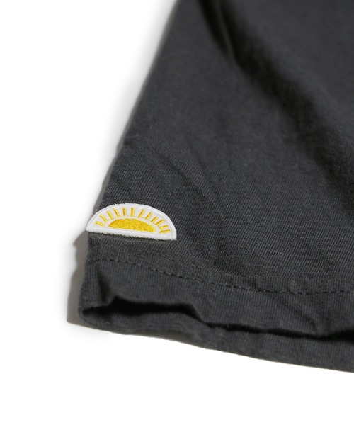 SALT&MUGS(ソルトアンドマグス)の「CALI Std Tee(Tシャツ/カットソー・メンズ・ブラック/ホワイト/イエロー・MEDIUM/LARGE/X-LARGE)」の5枚目の写真