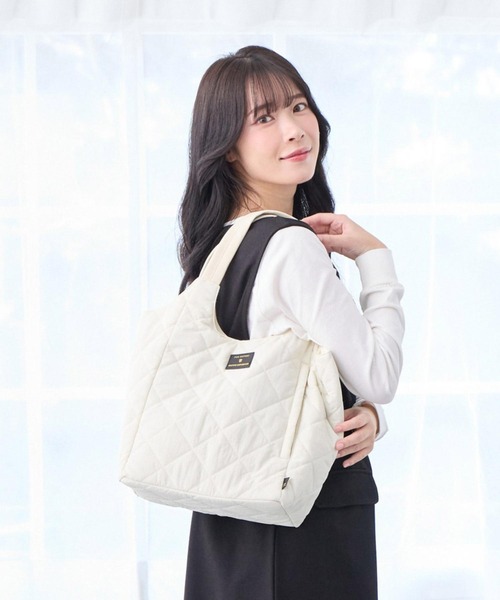 ROOTOTE(ルートート)の「ルートート / LT.ラウンド.パルーティ.キルト-D(トートバッグ・レディース・ブルー/レッド/アイボリー/ブラック・FREE)」の1枚目の写真