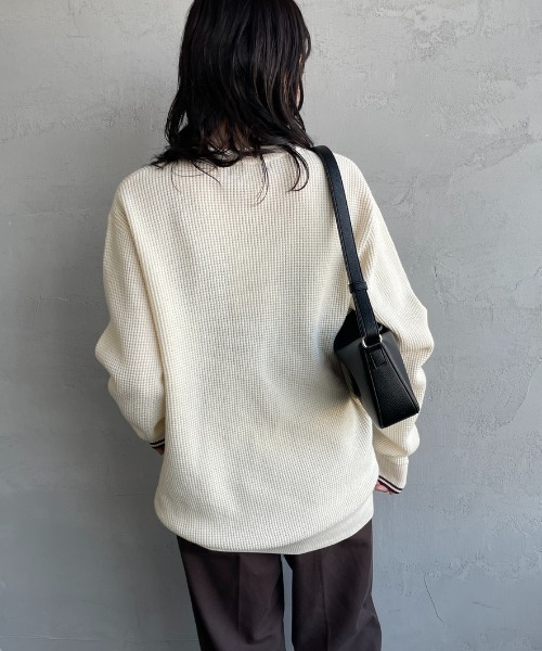 FRED PERRY（フレッドペリー）の「[FRED PERRY/フレッドペリー] ワンポイントロゴ刺繍 ワッフルクルーネック コットンニット（ニット/セーター・レディース・ブラック/キナリ・M/L/S）」の8枚目の写真