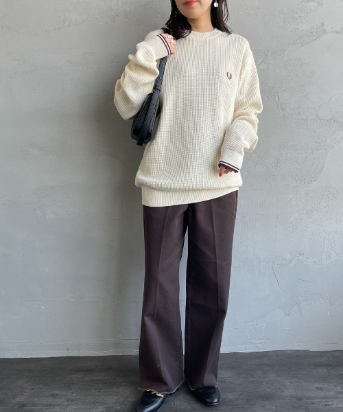 FRED PERRY（フレッドペリー）の「[FRED PERRY/フレッドペリー] ワンポイントロゴ刺繍 ワッフルクルーネック コットンニット（ニット/セーター・レディース・ブラック/キナリ・M/L/S）」の9枚目の写真