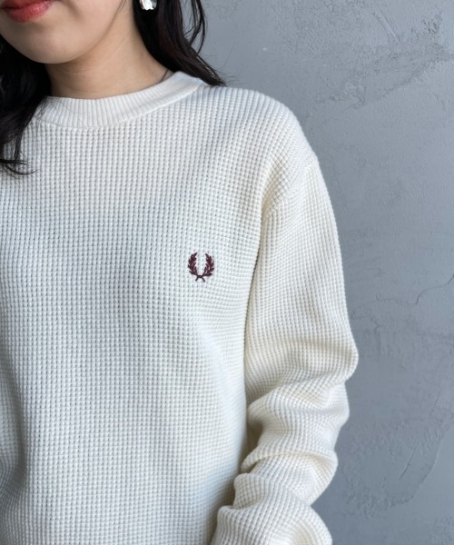 FRED PERRY（フレッドペリー）の「[FRED PERRY/フレッドペリー] ワンポイントロゴ刺繍 ワッフルクルーネック コットンニット（ニット/セーター・レディース・ブラック/キナリ・M/L/S）」の12枚目の写真