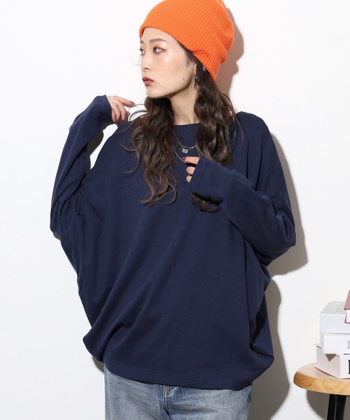 atONE(アットワン)の「ドルマンスリーブボートネックTシャツ(Tシャツ/カットソー・レディース・オフホワイト/チャコールグレー/ブラック/グレイッシュベージュ/ネイビー・3L/LL/M/L/4L)」の1枚目の写真