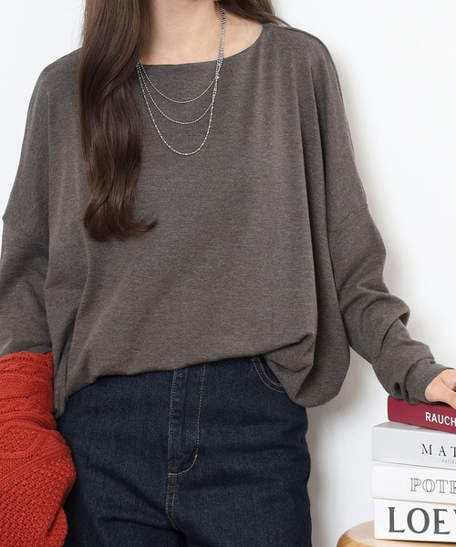atONE(アットワン)の「ドルマンスリーブボートネックTシャツ(Tシャツ/カットソー・レディース・オフホワイト/チャコールグレー/ブラック/グレイッシュベージュ/ネイビー・3L/LL/M/L/4L)」の16枚目の写真
