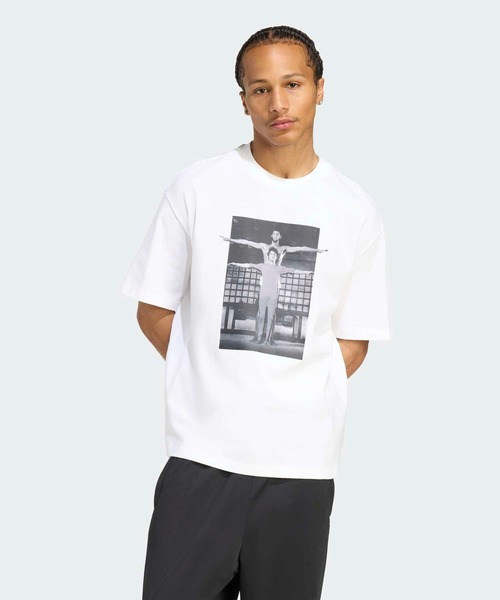 adidas(アディダス)の「ホットショット グラフィック 半袖Tシャツ / アディダスオリジナルス adidas Originals(Tシャツ/カットソー・メンズ・ホワイト・LARGE/MEDIUM/SMALL/X-SMALL/XX-LARGE/3XL/X-LARGE)」の3枚目の写真