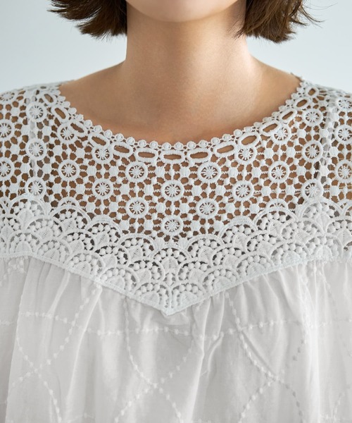 STYLE DELI(スタイルデリ)の「上部がレースのギャザーブラウス(Tシャツ/カットソー・レディース・ブラック/ホワイト・FREE)」の5枚目の写真