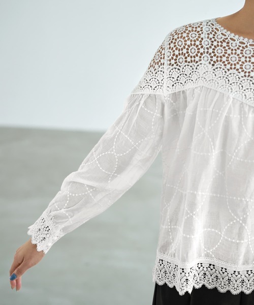 STYLE DELI(スタイルデリ)の「上部がレースのギャザーブラウス(Tシャツ/カットソー・レディース・ブラック/ホワイト・FREE)」の6枚目の写真