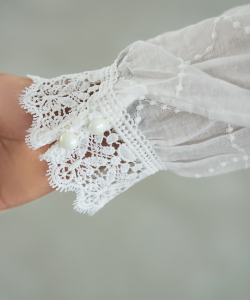 STYLE DELI(スタイルデリ)の「上部がレースのギャザーブラウス(Tシャツ/カットソー・レディース・ブラック/ホワイト・FREE)」の8枚目の写真