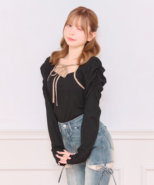 apres jour(アプレジュール)の「フロントリボンパワショルトップス(Tシャツ/カットソー・レディース・ダークブラウン/グレイッシュベージュ/ブラック・フリー/X-LARGE)」の4枚目の写真