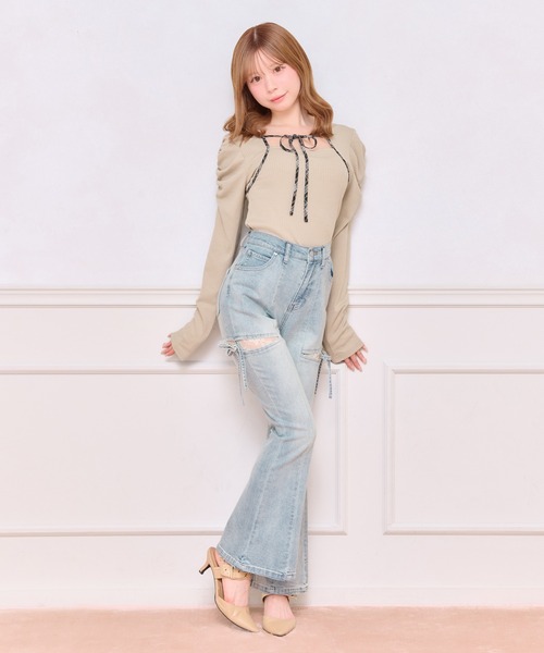 apres jour(アプレジュール)の「フロントリボンパワショルトップス(Tシャツ/カットソー・レディース・ダークブラウン/グレイッシュベージュ/ブラック・フリー/X-LARGE)」の15枚目の写真
