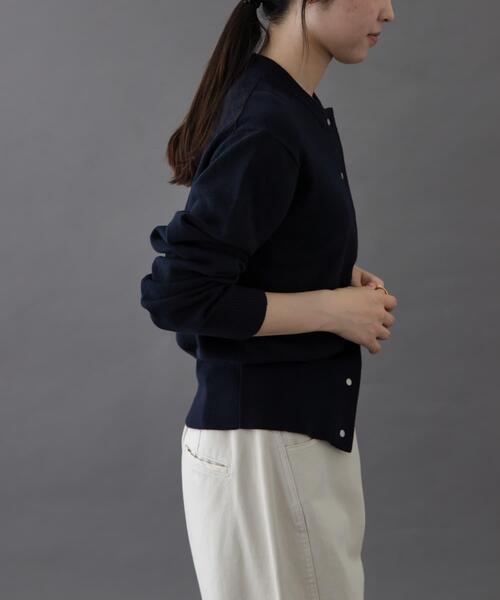 FORK&SPOON（フォークアンドスプーン）の「FORK&SPOON　ミラージュクルーネックニットカーディガン（カーディガン/ボレロ・レディース・ネイビー/ブラウン/グリーン・1）」の7枚目の写真