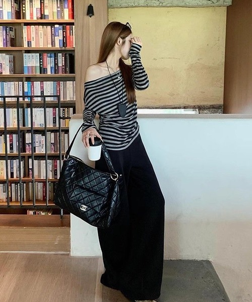 HALEY PESCA（ヘーリーペスカ）の「HALEY PESCA/ボーダーワンショルダー長袖Tシャツ　カットソー（Tシャツ/カットソー・レディース・ブラック・MEDIUM/SMALL/LARGE）」の8枚目の写真