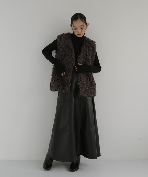 hellam（へラム）の「プードルフェイクファーベスト（ベスト・レディース・チャコール/モカ/アイボリー・FREE）」の5枚目の写真