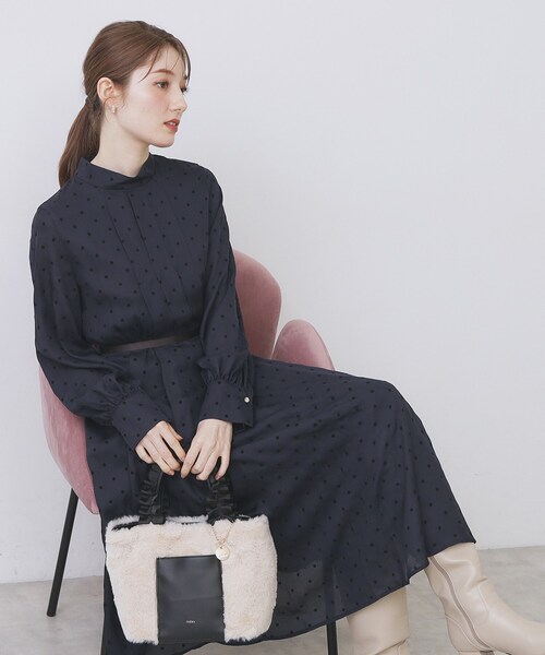 index(インデックス)の「ドットデザインタックワンピース【洗濯機OK/イージーアイロン】(ワンピース・レディース・ネイビー系/ベージュ系その他4/ワイン系1・36/38/40/42)」の2枚目の写真