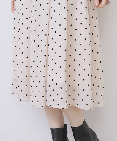 index(インデックス)の「ドットデザインタックワンピース【洗濯機OK/イージーアイロン】(ワンピース・レディース・ネイビー系/ベージュ系その他4/ワイン系1・36/38/40/42)」の17枚目の写真
