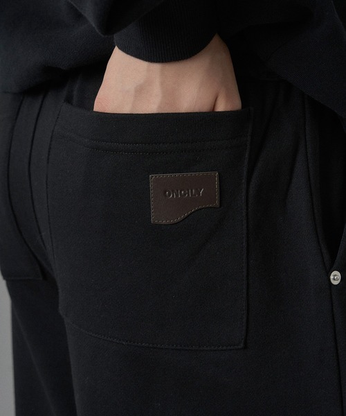 ONCILY(オンシェリー)の「TUCK WIDE BAGGY SWEAT PANTS / タックワイドバギースウェットパンツ(スウェットパンツ・メンズ・ブラック/杢グレー・MEDIUM/LARGE/SMALL)」の19枚目の写真