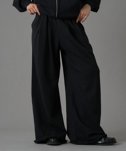 ONCILY(オンシェリー)の「TUCK WIDE BAGGY SWEAT PANTS / タックワイドバギースウェットパンツ(スウェットパンツ・メンズ・ブラック/杢グレー・MEDIUM/LARGE/SMALL)」の15枚目の写真