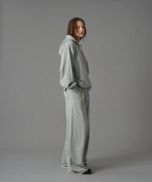 ONCILY(オンシェリー)の「TUCK WIDE BAGGY SWEAT PANTS / タックワイドバギースウェットパンツ(スウェットパンツ・メンズ・ブラック/杢グレー・MEDIUM/LARGE/SMALL)」の12枚目の写真