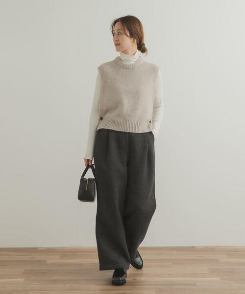 URBAN RESEARCH DOORS(アーバンリサーチドアーズ)の「ウールカシミヤニットベスト(ベスト・レディース・チャコールグレー/ベージュ・MEDIUM)」の9枚目の写真