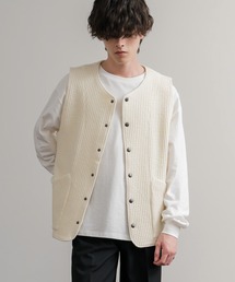 Audience（オーディエンス）の「Upscape Audience アップスケープオーディエンス 日本製 国産 尾州 コットンキルト ストライプ柄/ケーブル柄/クロス柄ノーカラースナップベスト AUD7331（ベスト）」