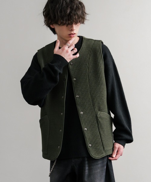 Audience（オーディエンス）の「Upscape Audience アップスケープオーディエンス 日本製 国産 尾州 コットンキルト ストライプ柄/ケーブル柄/クロス柄ノーカラースナップベスト AUD7331（ベスト・メンズ・オリーブ系/ブラック/チャコール/チャコールグレー/グレー/オリーブ/ブラック系/オフホワイト・L/M/XL）」の7枚目の写真