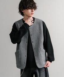 Audience(オーディエンス)のUpscape Audience アップスケープオーディエンス 日本製 国産 尾州 コットンキルト ストライプ柄/ケーブル柄/クロス柄ノーカラースナップベスト AUD7331(ベスト)
