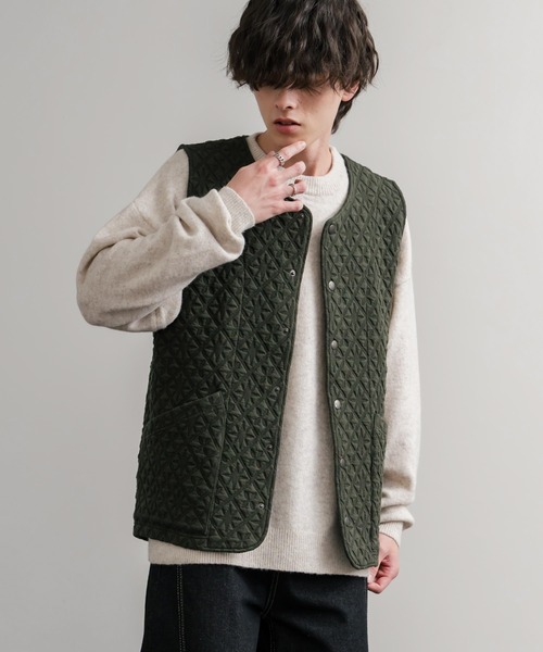 Audience（オーディエンス）の「Upscape Audience アップスケープオーディエンス 日本製 国産 尾州 コットンキルト ストライプ柄/ケーブル柄/クロス柄ノーカラースナップベスト AUD7331（ベスト・メンズ・オリーブ系/ブラック/チャコール/チャコールグレー/グレー/オリーブ/ブラック系/オフホワイト・L/M/XL）」の12枚目の写真