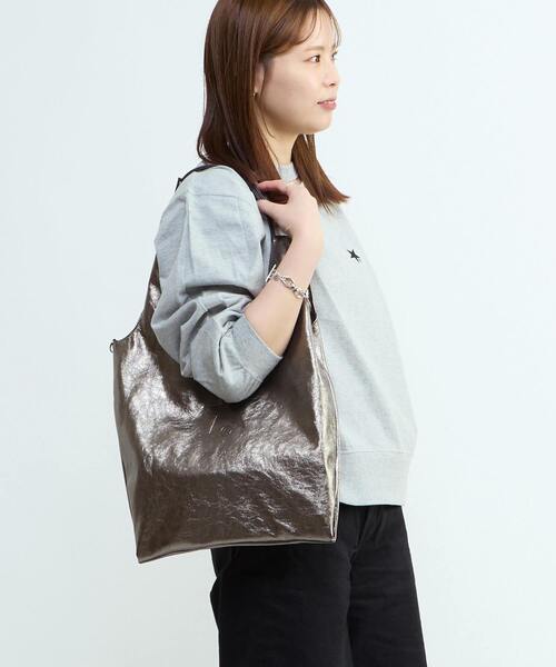 CONVERSE TOKYO(コンバーストウキョウ)の「2WAY METALLIC SHOPPING TOTE BAG(トートバッグ・レディース・ブラック×シルバー/ホワイト×シルバー/ブロンズ・FREE)」の4枚目の写真