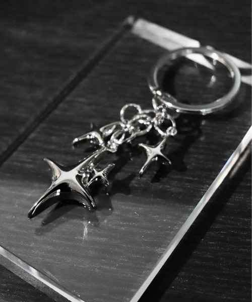 希少【d.i.a.】Y2K 肩出し ロゴカットソー 稲妻チャーム Y2Kキーホルダー(BDS)（キーホルダー）｜B.I.D.（ビーアイディー）の