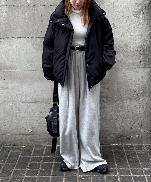 ISOOK（アイスー）の「【ISOOK / アイスー】袖ボリュームショートダウン / ダウンジャケット 中綿 ジャケット ブルゾン フード無し 短丈 クロップド丈 ホワイト ブラック 白 黒 ZOZOTOWN限定（ダウンジャケット/コート・レディース・アイボリー/ブラック・FREE）」の12枚目の写真