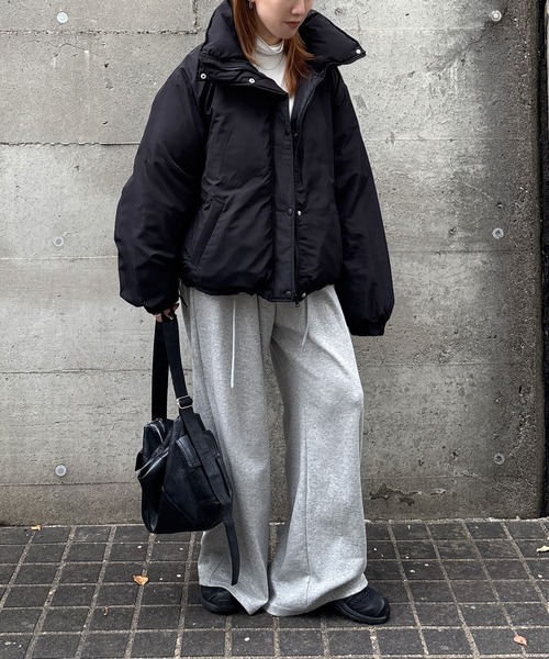 ISOOK（アイスー）の「【ISOOK / アイスー】袖ボリュームショートダウン / ダウンジャケット 中綿 ジャケット ブルゾン フード無し 短丈 クロップド丈 ホワイト ブラック 白 黒 ZOZOTOWN限定（ダウンジャケット/コート・レディース・アイボリー/ブラック・FREE）」の15枚目の写真