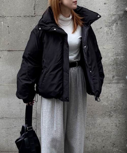 ISOOK（アイスー）の「【ISOOK / アイスー】袖ボリュームショートダウン / ダウンジャケット 中綿 ジャケット ブルゾン フード無し 短丈 クロップド丈 ホワイト ブラック 白 黒 ZOZOTOWN限定（ダウンジャケット/コート・レディース・アイボリー/ブラック・FREE）」の9枚目の写真