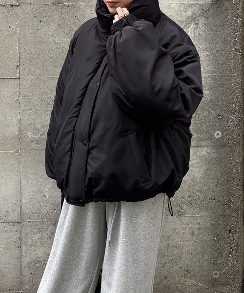 ISOOK（アイスー）の「【ISOOK / アイスー】袖ボリュームショートダウン / ダウンジャケット 中綿 ジャケット ブルゾン フード無し 短丈 クロップド丈 ホワイト ブラック 白 黒 ZOZOTOWN限定（ダウンジャケット/コート・レディース・アイボリー/ブラック・FREE）」の6枚目の写真