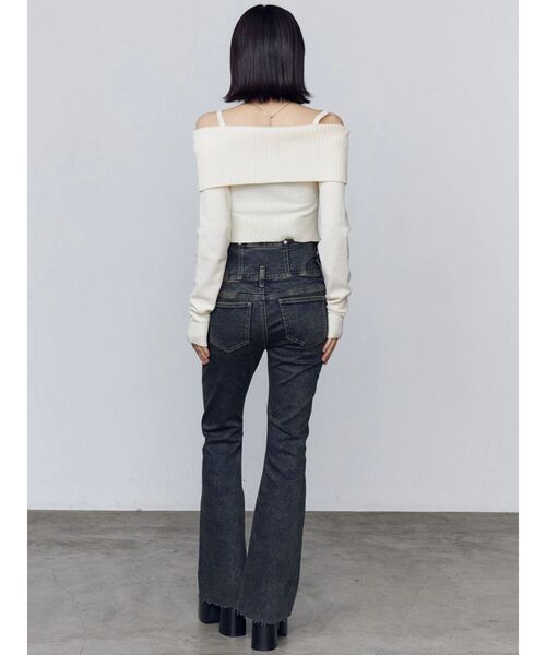 EMODA(エモダ)の「FRONT BUTTON OFF SHOULDER KNIT(ニット/セーター・レディース・ブラック/アイボリー/グレー・FREE)」の20枚目の写真