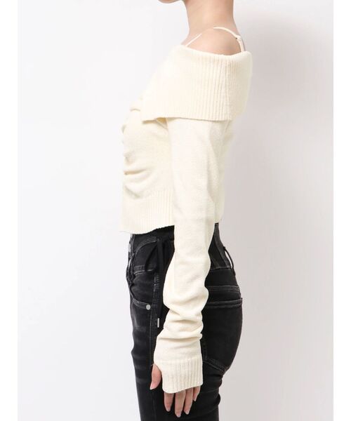 EMODA(エモダ)の「FRONT BUTTON OFF SHOULDER KNIT(ニット/セーター・レディース・ブラック/アイボリー/グレー・FREE)」の10枚目の写真
