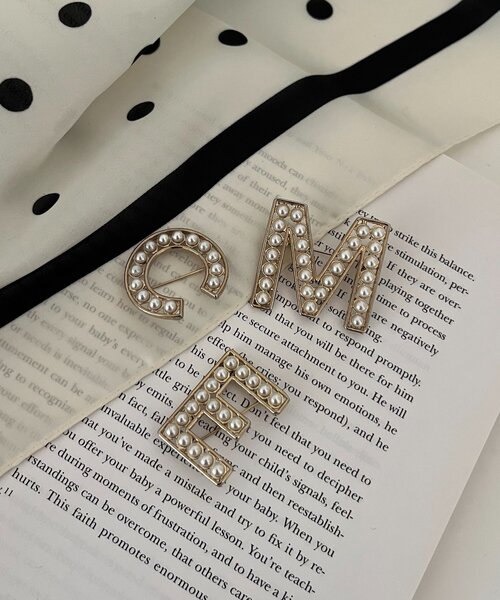 prose verse（プロズヴェール）の「イニシャルロゴブローチ（ブローチ/コサージュ・レディース・ゴールド系その他2/ゴールド系その他/ゴールド・FREE）」の9枚目の写真