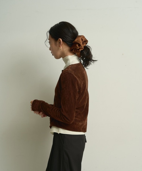 Lutim by u（ルチバイユー）の「Volume satin scrunchie / ボリュームサテンシュシュ（シュシュ・レディース・ブラウン・FREE）」の3枚目の写真