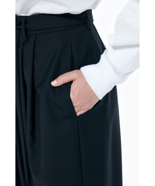 ENFOLD（エンフォルド）の「タックワイドパンツ（スラックス・レディース・ブラック/グレー・38/36）」の9枚目の写真