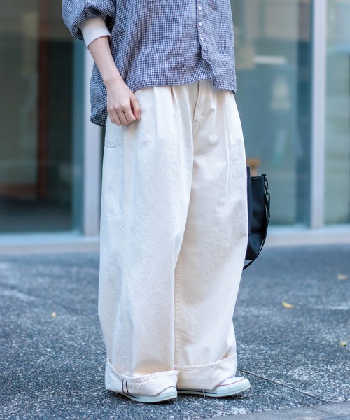 D.M.G.（ドミンゴ）の「[D.M.G / ディーエムジー] 11ozデニム ツータックシックレッグパンツ（デニムパンツ・レディース・キナリ・S/M）」の2枚目の写真