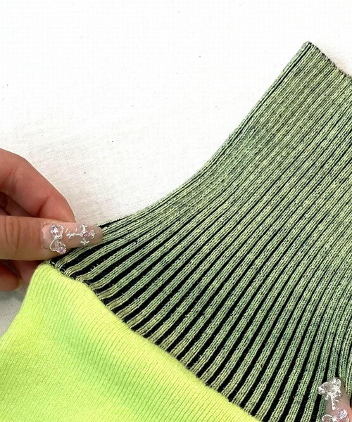 Q（キュー）の「切替ドルマンニット（ニット/セーター・レディース・ライトグレー/ライム/アイボリー/ラベンダー・MEDIUM）」の12枚目の写真