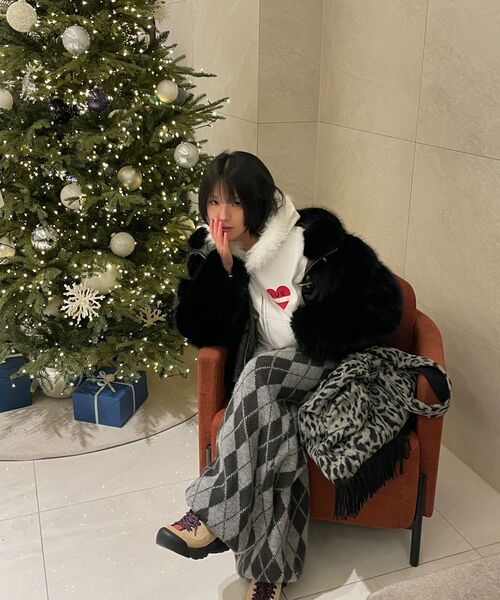 SETUP-EXE(セットアップイーエックスイー)の「FUR TRIMMING HOODED ZIP-UP / WHITE(パーカー・レディース・その他・OS)」の10枚目の写真