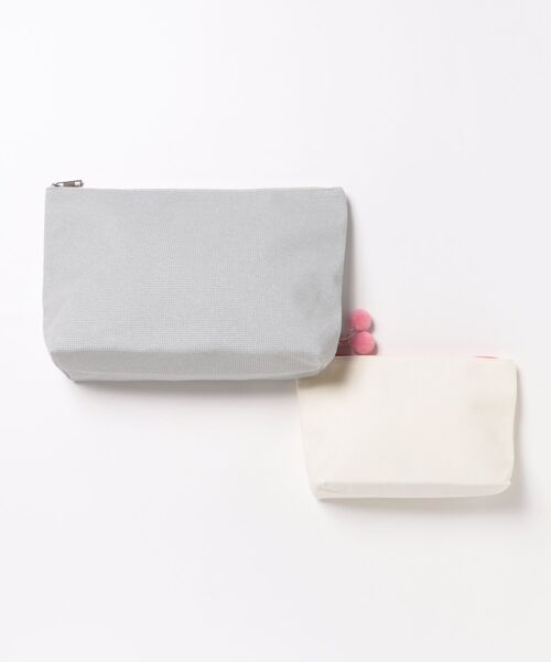 cache cache(カシュ カシュ)の「VERYコラボ カシュカシュ cachecache / ポンポン付きポーチセット(ポーチ・レディース・ネイビー/グレー・FREE)」の1枚目の写真