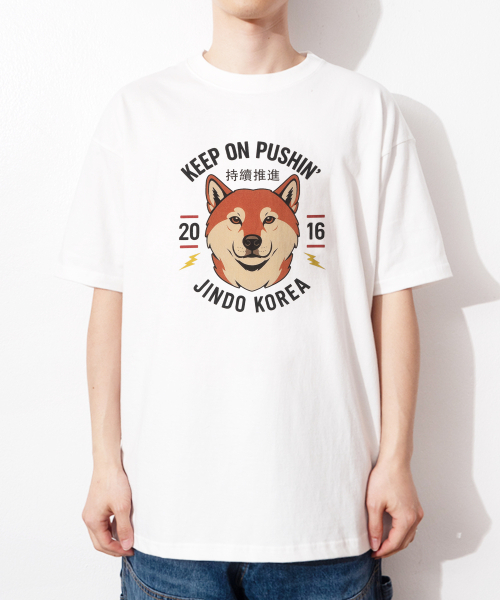 QT8 GARMENTS(キューティーエイトガーメント)の「OC Korean Jindo Tee (Ivory)(Tシャツ/カットソー・レディース・その他・MEDIUM/LARGE/X-LARGE/SMALL)」の1枚目の写真