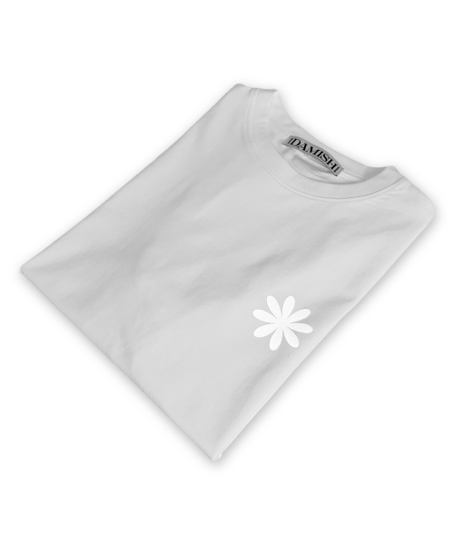 DAMISH(ダミシュ)の「リフレクティブシグネチャーディロゴクロップTシャツ_ホワイト(Tシャツ/カットソー・レディース・ホワイト・SMALL/MEDIUM)」の5枚目の写真