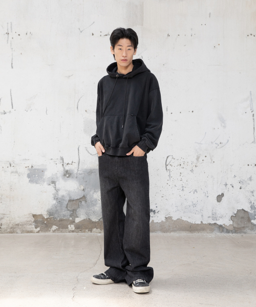 BEGIN202（ビギン202）の「ルシッドカットフレアデニムパンツ[ウォッシュドブラック]（デニムパンツ・メンズ・その他・1/2/3）」の2枚目の写真