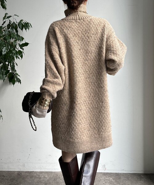 DouDou(ドゥドゥ)の「【WEB限定】クロス編みタートルチュニック(ニット/セーター・レディース・ブラック/ブルー/ベージュ・FREE)」の13枚目の写真