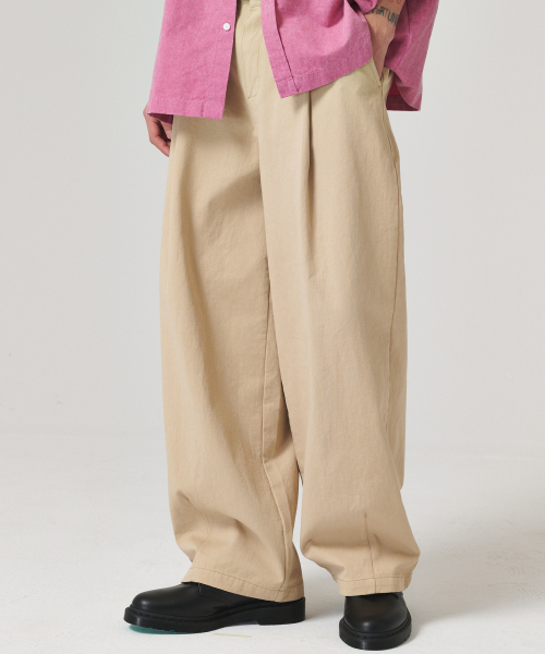 GOSTREET(ゴーストリート)の「ワイドダーツパンツベージュ(その他パンツ・メンズ・その他・LARGE/MEDIUM)」の1枚目の写真