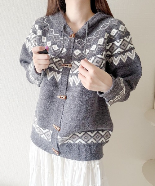 Nana(ナナ)の「トグルボタンノルディック柄ニット(ニット/セーター・レディース・チャコールグレー・FREE)」の9枚目の写真